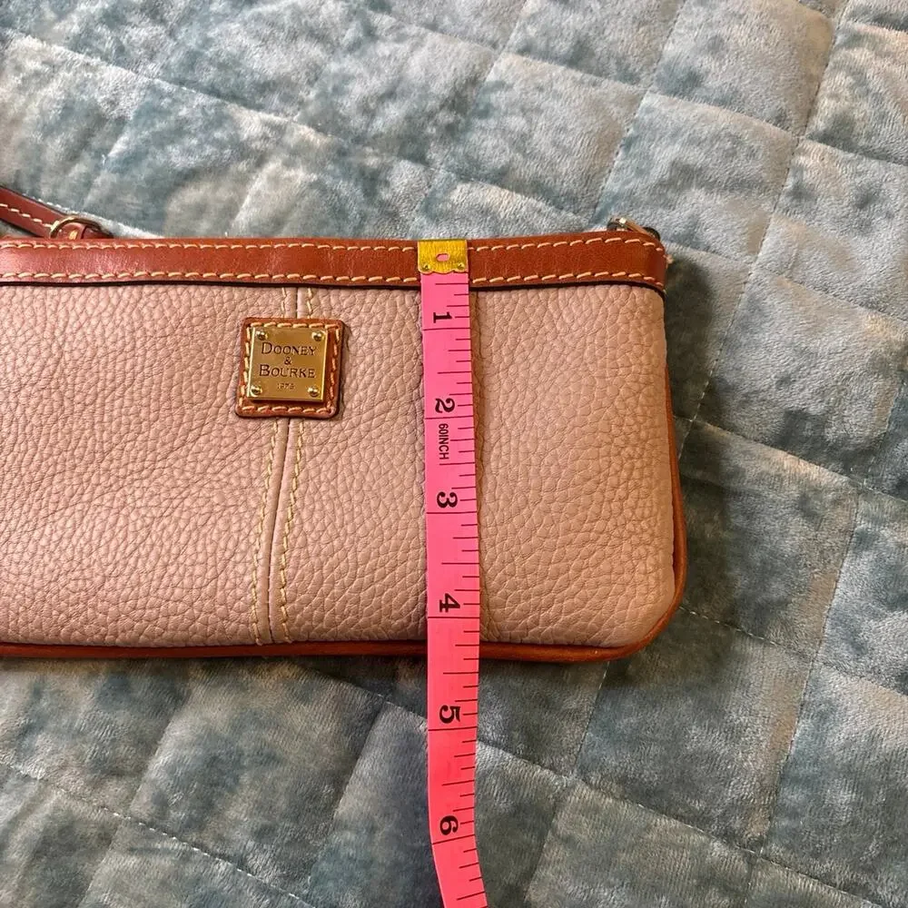 Dooney & Bourke classic versatile